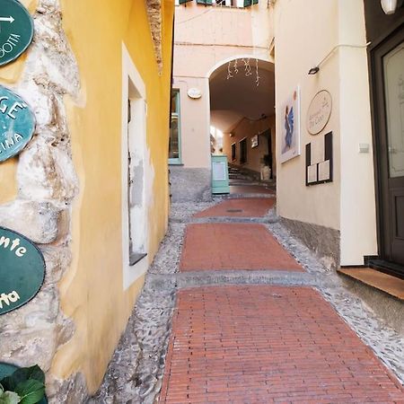 Casa Della Nonna Teresa Appartement Bordighera Buitenkant foto